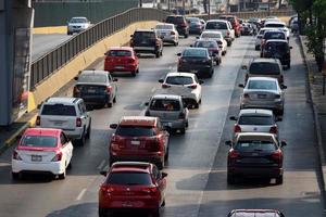 cidade do méxico, méxico - 3 de fevereiro de 2019 - capital da metrópole mexicana tráfego congestionado foto