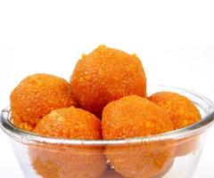 doce indiano motichoor laddoo também conhecido como bundi laddu foto