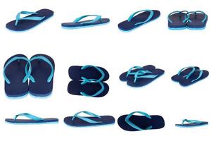 sandálias flip flops cor azul isolado no fundo branco foto