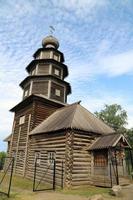 torzhok.russia.july 10, 2022.city center.old wood ascension church.church of the tikhvin icon of the mother of god. foto