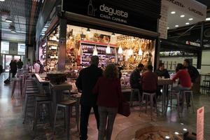 murcia, espanha - 26 de março de 2019 - o mercado de san agustin foto