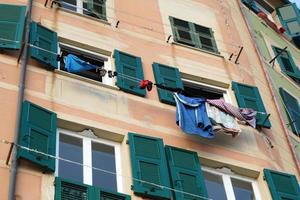 camogli, liguria, itália pitoresca aldeia de pescadores casas pintadas foto