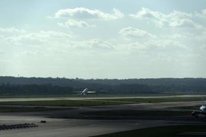 londres, reino unido - 24 de março de 2019 - operações do aeroporto de gatwick foto