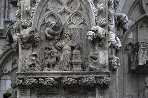 detalhe da catedral da cúpula de regensburg no local da unesco na alemanha foto