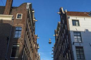 detalhe do gancho do prédio do centro da cidade de amsterdã foto