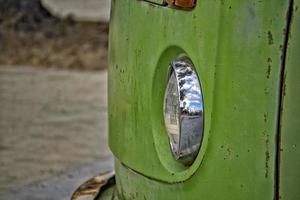 detalhe de microônibus vintage velho verde foto