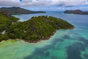 praslin ilha seychelles paraíso praia aéreo drone panorama panorama anse volbert foto