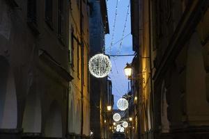 chiavari histórica cidade medieval luzes de rua para o natal foto