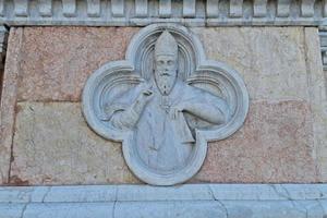 bolonha piazza maggiore igreja san petronio baixo relevo foto