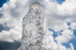 respingos de água no céu foto