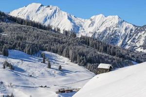 paisagem de inverno nos alpes austríacos foto