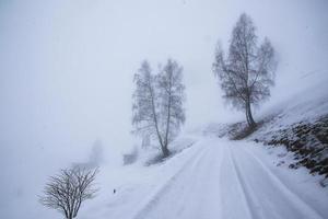 paisagem de inverno nos alpes austríacos foto