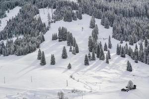 paisagem de inverno nos alpes austríacos foto