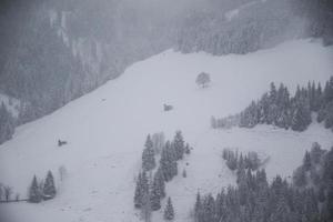 paisagem de inverno nos alpes austríacos foto