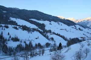 paisagem de inverno nos alpes austríacos foto