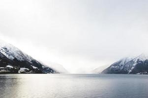inverno lago fiorde noruega foto