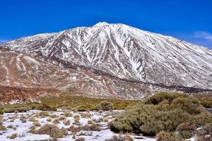 paisagem de montanha de neve foto