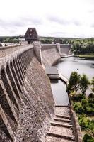 vista de uma barragem de água alemã foto