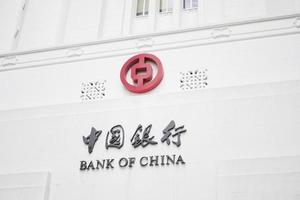 singapura, 1º de junho de 2022. logotipo do banco da china no edifício financeiro foto