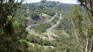vista da rodovia do topo da montanha na região de towoomba, queensland, austrália. foto