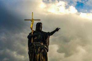 Jesus histórico no antigo cemitério de Praga, República Tcheca foto