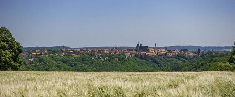 vista panorâmica da cidade de rotenburg ob der tauber na baviera no verão foto