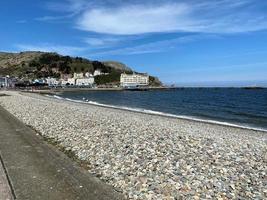 uma vista da costa norte de gales perto de llandudno foto