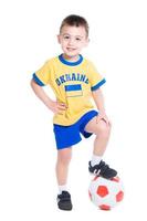 bom pequeno jogador de futebol ucraniano foto