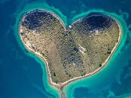 galesnjak, ilha do amor, ilha do coração, ilha de galesnjak, aéreo, drone, croácia, em forma de coração, ilha, azul turquesa, mar, agua, viagem, feriados, destino, incrível, turismo, ilhas da croácia, c foto