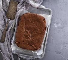 bolo brownie de chocolate assado foto