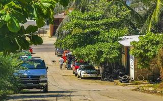 puerto escondido oaxaca méxico 2022 estrada movimentada rua dirigindo carros engarrafamento puerto escondido méxico. foto