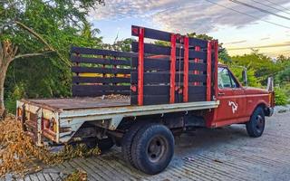 puerto escondido oaxaca méxico 2022 várias picapes mexicanas carros 4x4 veículos off-road méxico. foto