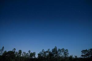 o céu à noite foto