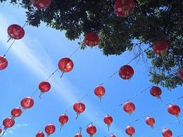 malang, indonésia, em 07 de janeiro de 2023. emoção na véspera do ano novo chinês. eng um templo kiong, um local de culto para três religiões, confucionismo, taoísmo e budismo. foto