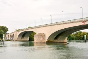 ponte sobre o rio foto