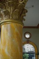 exterior dos pilares da mesquita foto