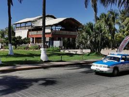 puerto escondido oaxaca méxico 2023 carro de táxi azul turquesa colorido em puerto escondido méxico. foto