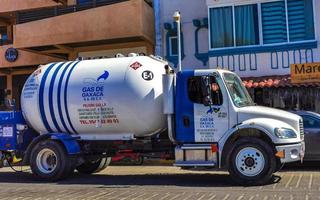 puerto escondido oaxaca méxico 2023 caminhão a gás mexicano transportador de carga carros de entrega puerto escondido méxico. foto