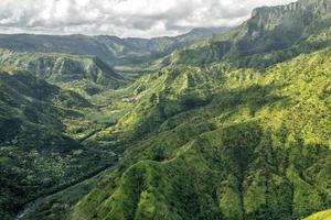 kauai montanha verde vista aérea parque jurássico set de filmagem foto