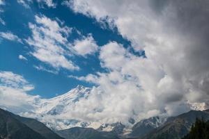 meia noite vista da via láctea prados de fada nanga parbat foto