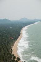 vista aérea de uma praia foto