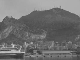 cidade de palermo na italia foto