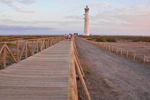 farol à beira-mar foto