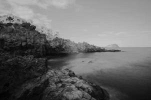 paisagem marinha preto e branco foto