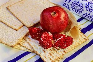 rosh hashaná feriado judaico matzoh páscoa pão romã foto