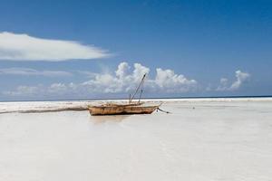 praia de muyuni, ilha de zanzibar, tanzânia foto