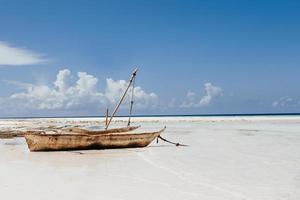 praia de muyuni, ilha de zanzibar, tanzânia foto