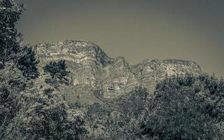 montanhas do Parque Nacional de Tablemountain na cidade do cabo. foto