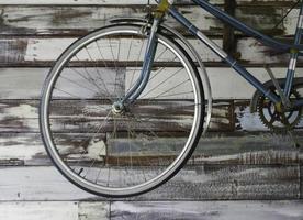 roda de bicicleta velha foto