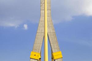 ponte rama viii em bangkok, tailândia foto